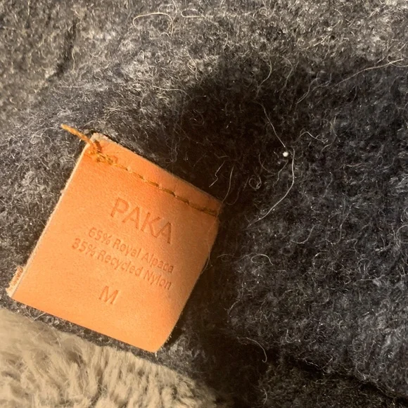 #456 “PAKA” 65% Alpaca Charcoal Gray Hooded Sweater - Picture 3 of 7